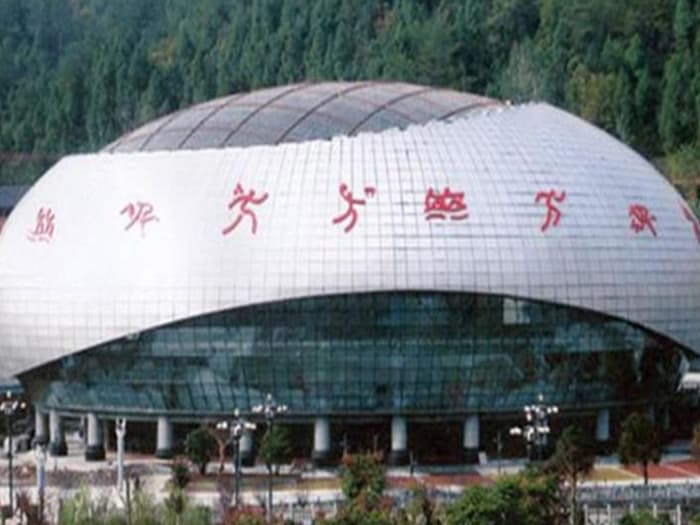 福建体育中心球形网架加工安装
